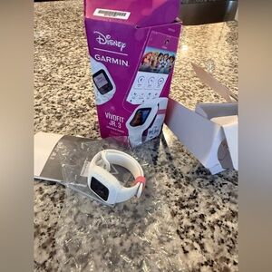 Garmin Vivofit JR. 3 White Kids Activity Tracker with Pink Accent